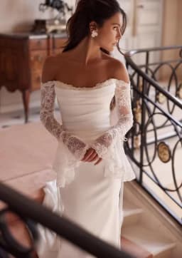 Customized Off Shoulder Lace Long Sleeves Wedding Dress for Bride Strapless Mermaid Satin Pleated Bridal Ball Gown with Corset