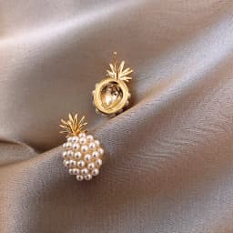 Imitation Pearl Mini Pineapple Earrings for Women Small Simple Korean Fashion Chic Jewelry Gifts 2024