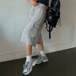 Women's Summer Big Pockets Drawstring Elastic Waist Loose Shorts