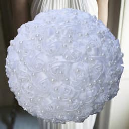 17design New White Wedding Bride Holding Flowers Artificial Bouquet Ribbon Rhinestone Pearl Bouquet Decoration Bride Groom Dance