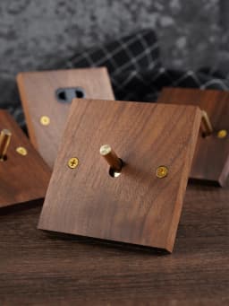 Model 86 Solid Wood Wall Light Switch Retro Brass Toggle Switch 13A English Wall 2gang2way Power Light Switch Socket Panel