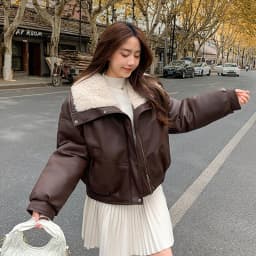 2026 Winter New Thick PU Leather Coat Women Cropped Fluffy Lapel Collar Padded Jacket Female Zip-up Streetwear Cool PU Parkas