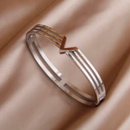 New Sight Classic Stainless Steel Letter V Bangles for Women Fashion Brand Jewelry Crystal Bracelets Party Accessories Gifts