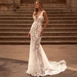 Fashion Deep V-neck Sleeveless Customized Robe de mariée Exquisite Appliques Tulle Wedding Dress Elegant Mermaid Bridal Gowns