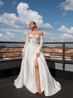 Customized Sweetheart Neckline Long Sleeves A-Line Wedding Dress Zipper Back Floor Length Side Slit Sweep Train Gown For Bride