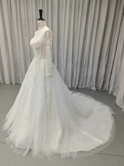 SL-9387 Customized Suli Romantic V-NECK Bride Wedding Dress 2025 Lace Appliques Beading Bohemian Lace-up Bridal Gown