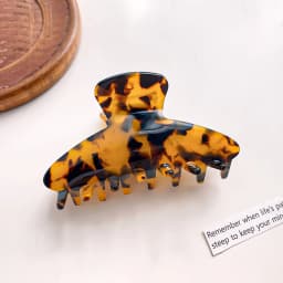 Korean acetate claw clip for women, leopard print hair claw hair accessory, simple medium size, back of the head hair clip, bun