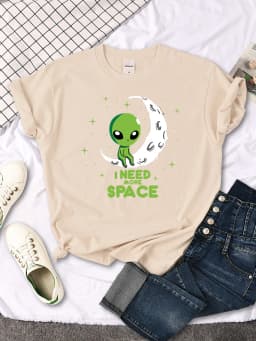 I Need More Space Green Alien Female T Shirts Cartoons Oversize Top Fashion Tshirt Leisure Fit Tee Summer Casual Women T-shirt