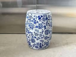 White Porcelain and Drawn Blue Shoe Hand Changing Stool Ceramic Drum Bathroom Neoclassical Imitation Sitting Stool Low Round