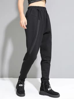 [EAM] High Elastic Waist Black Split Joint Harem Trousers New Loose Fit Pants Women Fashion Tide Spring Autumn 2026 1A528