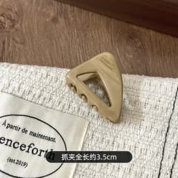 Women's Small Triangular Acetic Acid Hair Clip - Delicate Hair Accessories