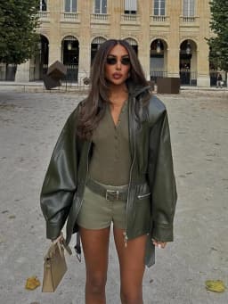 2025 Winter Fall Chic Faux Leather Jacket Women Cinch Waist Full Sleeve Zipper Pocket Overcoat Cool Lady Party High Street Wear