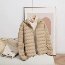 LANMREM Women Crew Neck Lightweight Short Down Jacket Wave Quilted Zipper Closure Portable Inner Wear Puffer Outerwear Coat