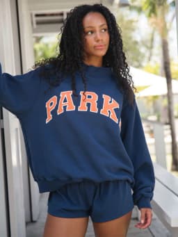 Women's Oversized Varsity Sweatshirt Mock Neck Long Sleeve Collegiate Letter Print Pullover Casual Streetwear Top