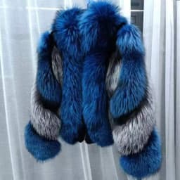 Luxury Genuine Silver Fox Fur Jacket Real Natural Coat Full Sleeves Winter Plush Red Outerwear for Fashionable Cold Weather