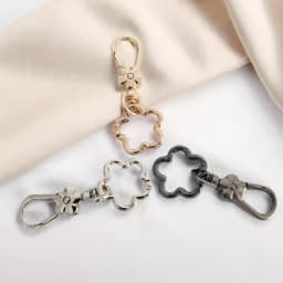 2 Pcs Flower Keychain for Women with Lobster Clasp Flower Keychains Cute Bag Pendant Decoration