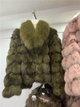 Women's Short Real Fox Fur Winter Jacket Thick Warm Natural Coat Fashion Outerwear for Cold Weather