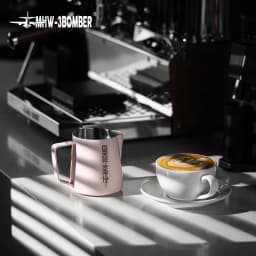 MHW-3BOMBER Classic Milk Frothing Pitcher 500ml Red Stainless Steel Steaming Pitchers Cappuccino/Latte Art Milk Cup Coffee Tool