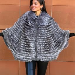 Women's Real Silver Fox Fur Cape Shawl Coat Furry Luxurious Fluffy with Fur Collar Wool Lining Cuffs Stole Crop Jacket 210727