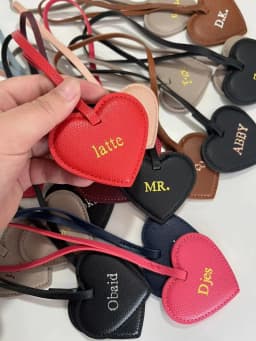 Free Initials Personalized Women PU Leather Peach Bag Pendant High Level Keychain Charm Black to School Gift Backbag Decoration