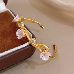 Gentle Elegant Luxurious Cuff Wrist Jewelry Bracelets Exquisite Stainless Steel Cute Flower Bracelet for Women and Men