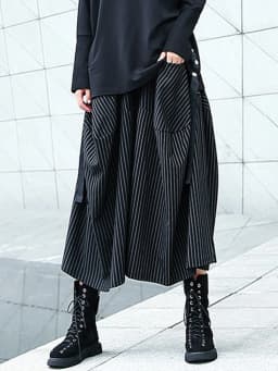 [EAM] High Elastic Waist Black Striped Long Wide Leg Casual Pants New Trousers Women Fashion Tide Spring Autumn 2026 1DH8290
