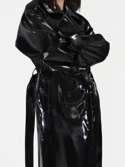 Lautaro Spring Autumn Long Shiny Reflective Patent Leather Trench Coat for Women Sashes Luxury Designer Runway European Fashion