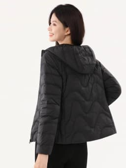 Women Ultra Light White Duck Down Coat 2026 New Autumn Winter Thin Hooded Down Jacket Parkas Female Warm Short Puffer Outwears