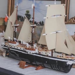 The Endurance Bricks Building Blocks Compatible 3011pcs Antarctic Expedition Ship Dispaly Model Birthday Gifts for Teenage Toys