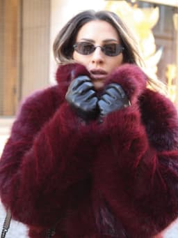 Winter High Quality Long Faux Fur Jacket Coat Women Warm Burgundy Belted Maxi Jacket Lapel Plush Loose Overcoat Luxury Outwear