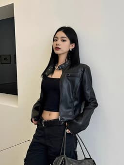 Retro Style Short Biker Jacket Women's Slim Fit Black PU Leather Coat Stand Collar Zipper Closure Fashionable Autumn Outerwear