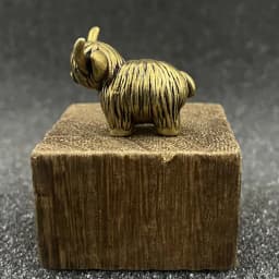 Mini Copper Highland Cow Figurine Charming Exquisite Detailing Vintage Brass Decor Desk Ornament for Home Office Creative Gifts