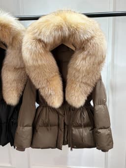 2026 New Winter Real Natural Fox Fur Collar Thick Wam Puffer Jacket Women Hooded Belt Slim White Duck Down Coat Waterproof Parka
