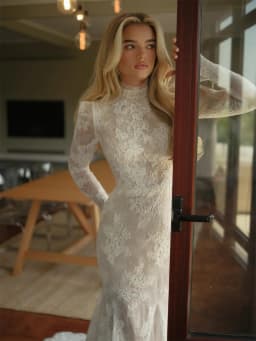 Kyoto Customized Off-white Lace Flower Boho Wedding Dress High Neck Long Sleeves vestidos de noche Modest Chapel Train Formal
