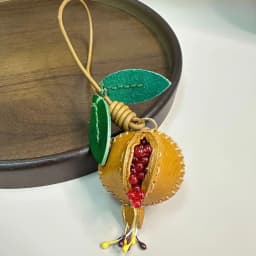Cute Hanger Pomegranate Fruit Pendant Handmade Car Keyring Leather Keychain Creative Fashion Bag Pendant Accessories Women Girls