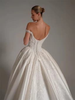Customized Elegant Lace Applique Backless Corset Wedding Dresses For Women With Train Off The Shoulder Advanced Satin Bride Gown