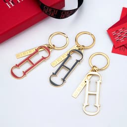 CH Shape Enamel Keychain Gold Tone Metal Car Key Holder Unisex Fashion Bag Charm Luxury Accessory Pendant Keyring