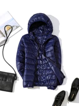 90% Ultra-light Thin Down Jacket Women 2024 Autumn Winter Slim Short Hooded Warm White Duck Down Coat Women Outerwear