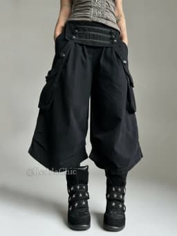REDDACHiC Goth Royal Women Capri Cargo Pants Vintage Button Low Waist Pleated Baggy Bermuda Shorts Alternative Summer Clothes