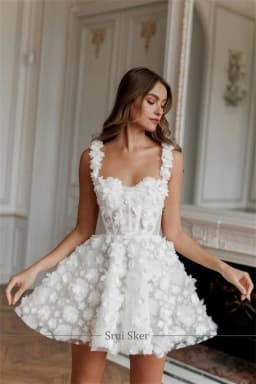 Customized 3D Lace Exquisite Spaghetti Straps Mini Wedding Dress Short Stunning Bridal Dress for a Unique and Trendy Style