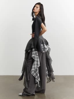 [EAM] Women Gray Plaid Ruffles Irregular Spaghetti Strap Dress New V-Neck Sleeveless Fashion Tide Spring Autumn 2026 1DJ3758