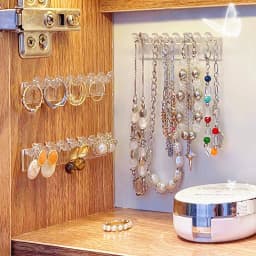 3 Pcs Adhesive Paste Wall Hanger Storage Jewelry Display Acrylic Jewelry Hooks Holder Storage Organizer Earring Necklace Hanger