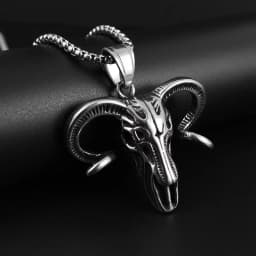 Retro Punk Turquoise Bull Head Pendant Necklace for Men Fashion Hip Hop Motorcycle Riding Trend Cool Personalized Jewelry