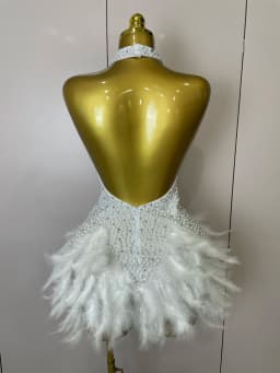 Luxury Glitter Feather Pearls Halter Backless Short White Party Dress Women Celebrate Birthday Outfit Performance Dance Costume