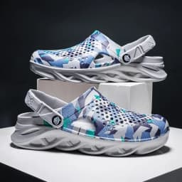 Flat Sandals Men Shoes EVA Slippers Garden Platform Sandals Man Summer Sandals New Male Sneakers Outdoor Flip Flops Home Clogs