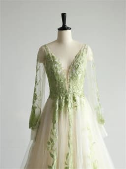 Customized Light Green Leaf Embroidery Wedding Dress V Neck Long Sleeves vestidos de novia A-line Backless Court Train Formal