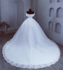 Plus Size White Wedding Dresses Off The Shoulder Wedding Gowns Elegant Long Appliques Pearls Bridal Dress Floor or Long Train