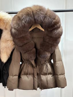 2026 New Winter Real Natural Fox Fur Collar Thick Wam Puffer Jacket Women Hooded Belt Slim White Duck Down Coat Waterproof Parka