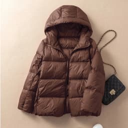 Lagabogy 2025 Winter New Light Hooded Warm Puffer Jacket Women 90% White Duck Down Soft Coat Female Casual Bread Short Outwear