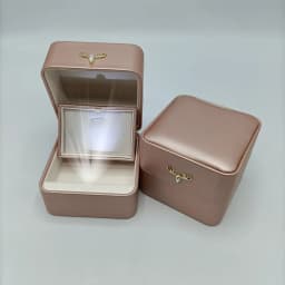 Custom LOGO PU Leather LED Jewelry Box Creative Deer Buckle Proposal Ring Pendant Case Paired Ring Jewelry Packaging Box Gift